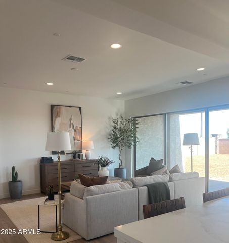 6880 S CROSSCREEK Drive, Chandler, AZ 85249