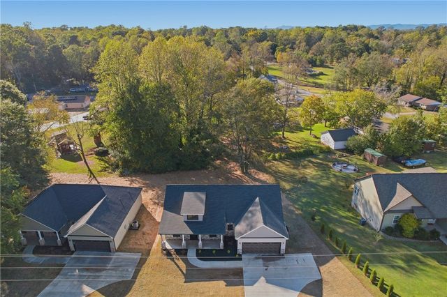 201 Tubbs Mountain Road, Travelers Rest, SC 29690