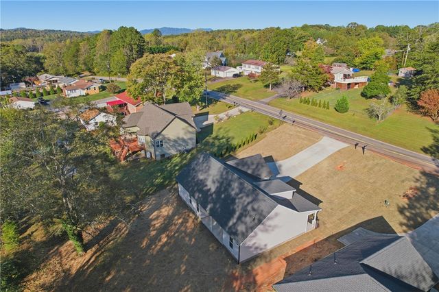 201 Tubbs Mountain Road, Travelers Rest, SC 29690