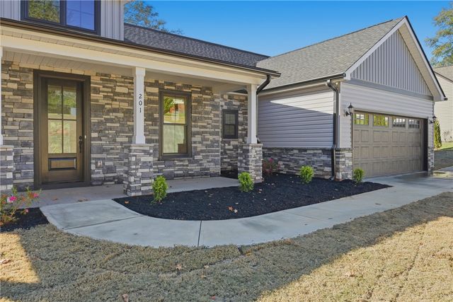 201 Tubbs Mountain Road, Travelers Rest, SC 29690