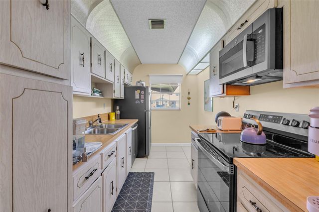 14620 Canalview Dr c, Delray Beach, FL 33484