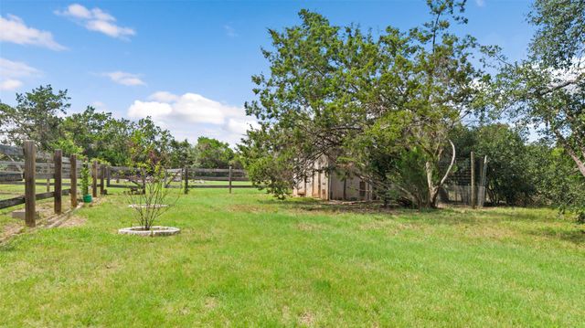 208 Saddletree LN, Dripping Springs, TX 78620