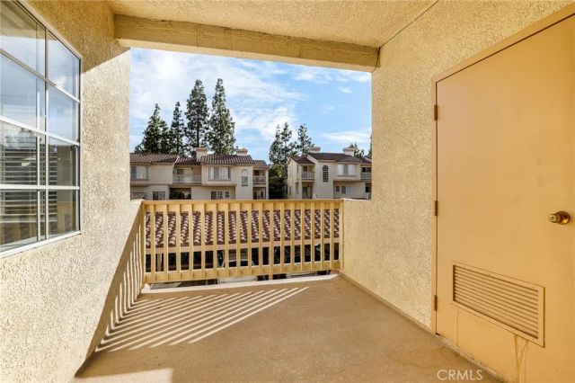 5799 Freebird Lane 102, Oak Park, CA 91377