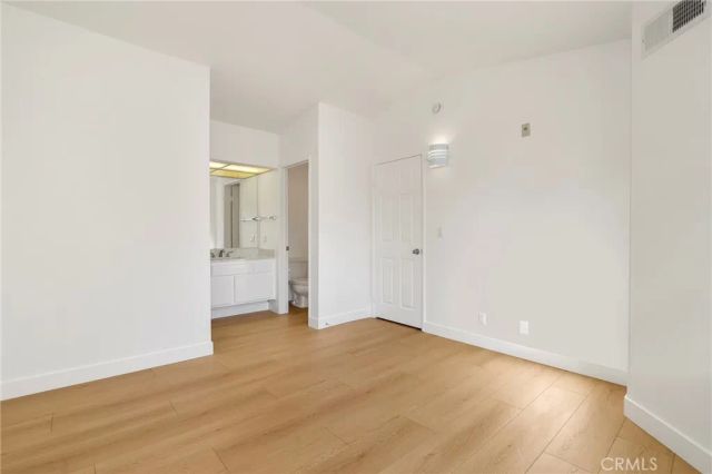 5799 Freebird Lane 102, Oak Park, CA 91377