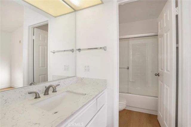5799 Freebird Lane 102, Oak Park, CA 91377