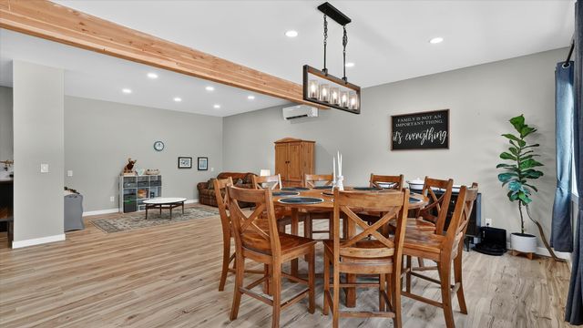 27422 N Hardesty Rd, Chattaroy, WA 99003