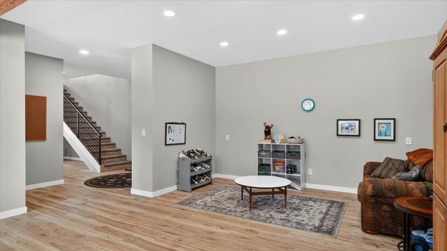 27422 N Hardesty Rd, Chattaroy, WA 99003