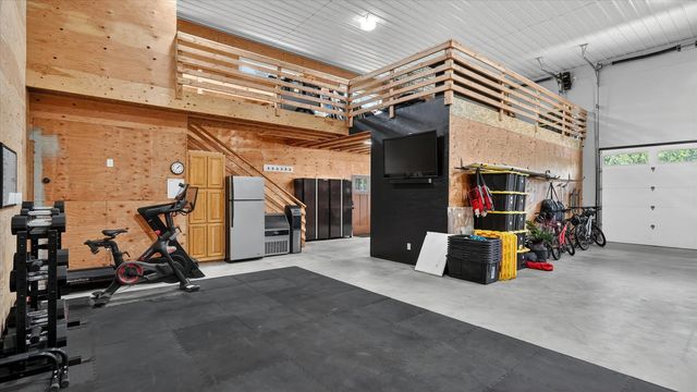 27422 N Hardesty Rd, Chattaroy, WA 99003