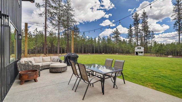 27422 N Hardesty Rd, Chattaroy, WA 99003