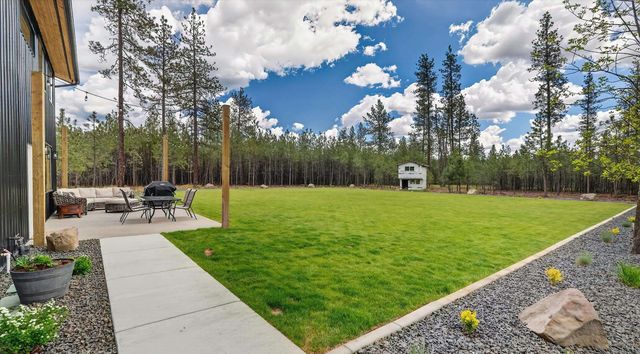 27422 N Hardesty Rd, Chattaroy, WA 99003