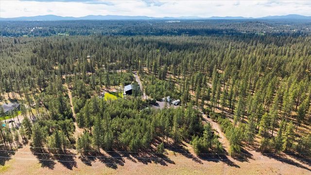 27422 N Hardesty Rd, Chattaroy, WA 99003