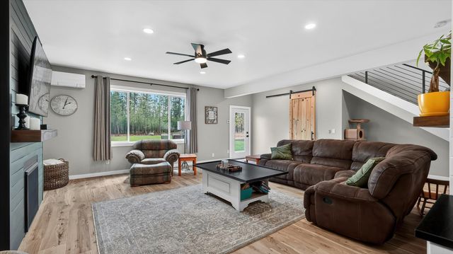 27422 N Hardesty Rd, Chattaroy, WA 99003