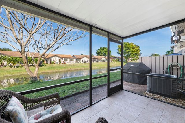 2215 Discovery Cir 2215, Deerfield Beach, FL 33442