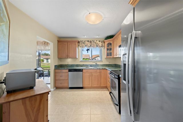 2215 Discovery Cir 2215, Deerfield Beach, FL 33442