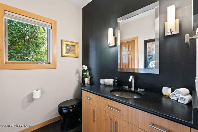5357 E Hayden Lake RD, Hayden, ID 83835