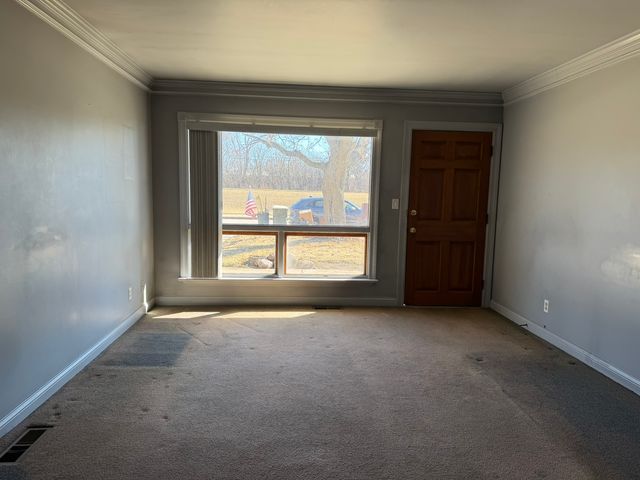 28 S Willow Way, North Aurora, IL 60542