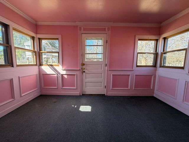 28 S Willow Way, North Aurora, IL 60542