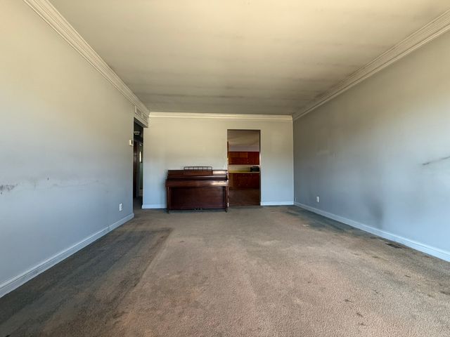 28 S Willow Way, North Aurora, IL 60542