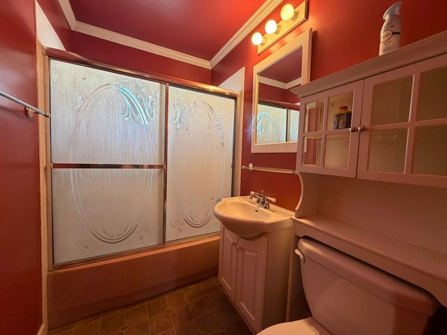 28 S Willow Way, North Aurora, IL 60542