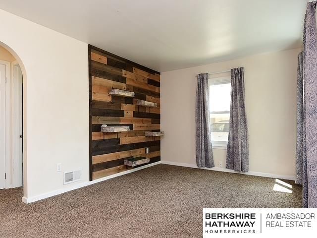 1921 N Maxwell Avenue, Fremont, NE 68025