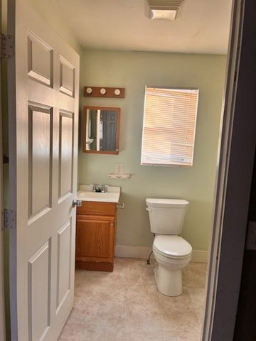 909 Daniels St NE, Cedar Rapids, IA 52402