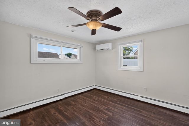 809 QUINCE LN, Secane, PA 19018
