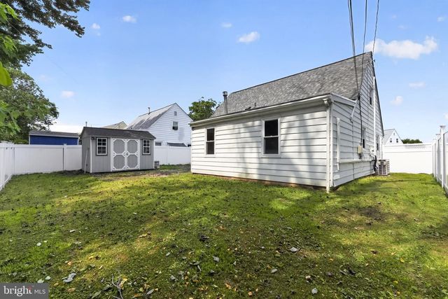 809 QUINCE LN, Secane, PA 19018