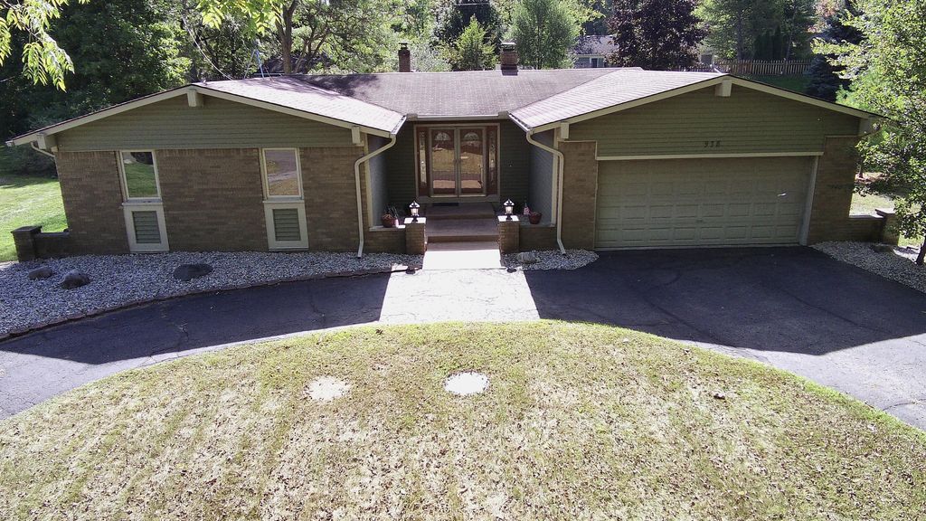 978 Blue Heron Drive, Highland Twp, MI 48357