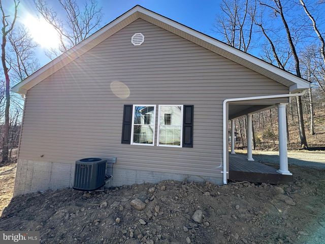 116 PINTO, Winchester, VA 22602