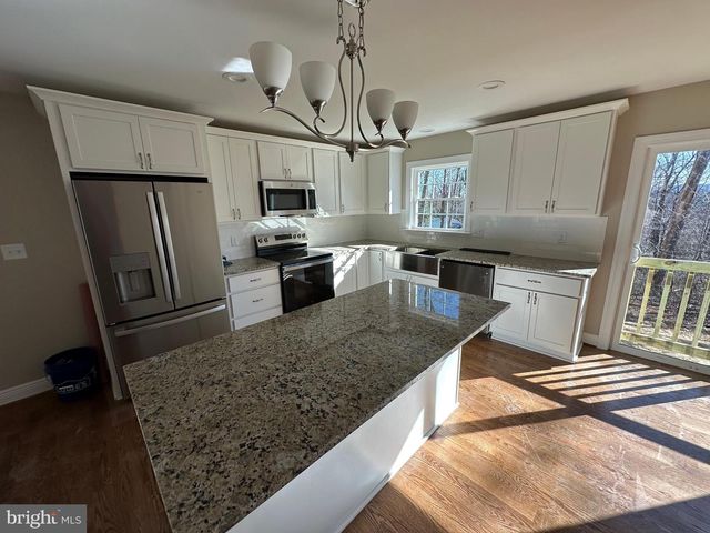 116 PINTO, Winchester, VA 22602