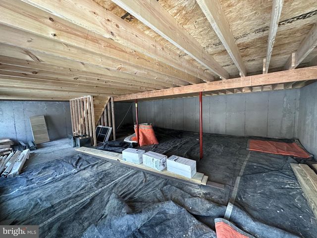 116 PINTO, Winchester, VA 22602