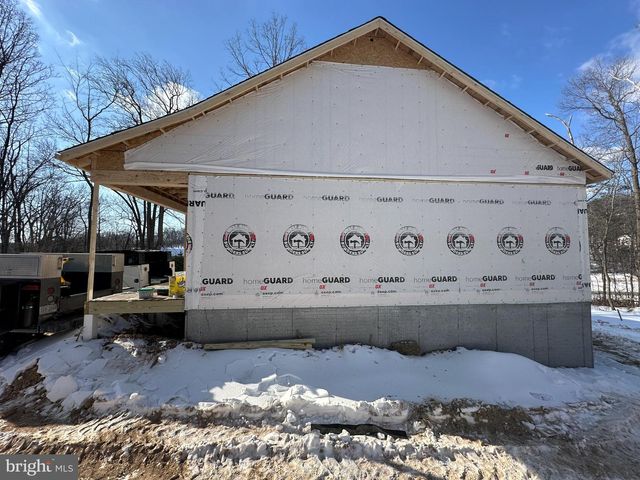 116 PINTO, Winchester, VA 22602