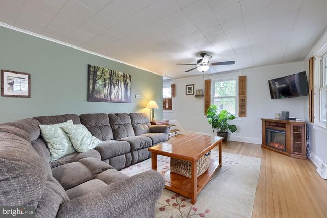 6045 PINE ST, East Petersburg, PA 17520