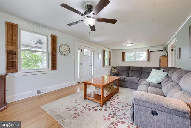 6045 PINE ST, East Petersburg, PA 17520