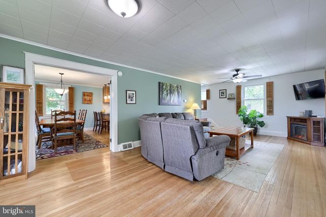 6045 PINE ST, East Petersburg, PA 17520