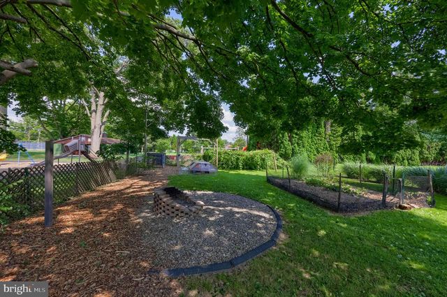 6045 PINE ST, East Petersburg, PA 17520
