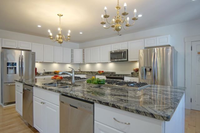 53 Austin Street, Portsmouth, NH 03801