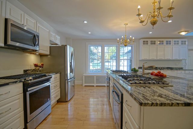 53 Austin Street, Portsmouth, NH 03801