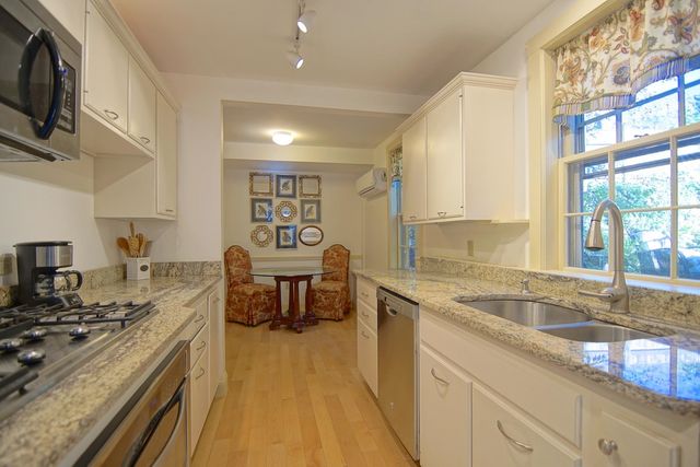 53 Austin Street, Portsmouth, NH 03801