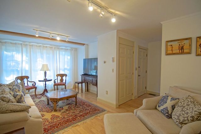 53 Austin Street, Portsmouth, NH 03801