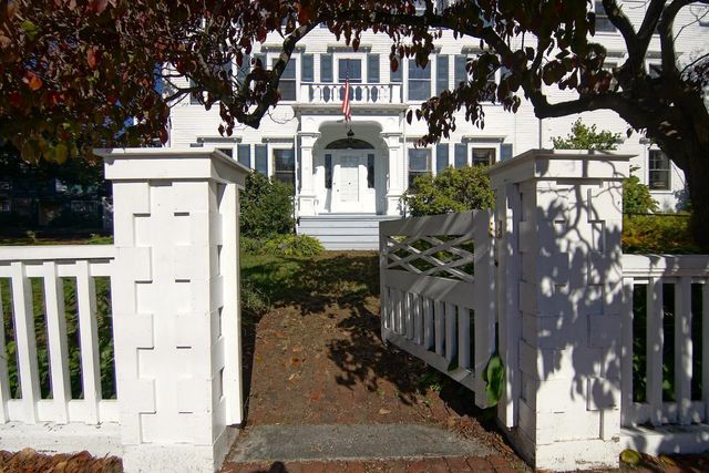 53 Austin Street, Portsmouth, NH 03801