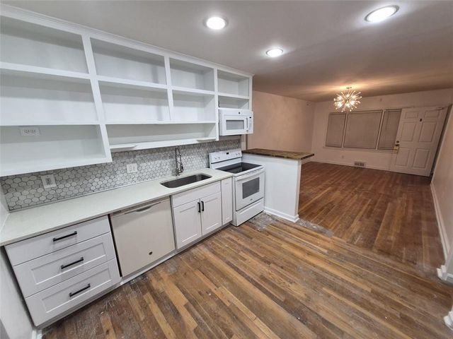 1875 Brewer Boulevard SW B, Atlanta, GA 30310