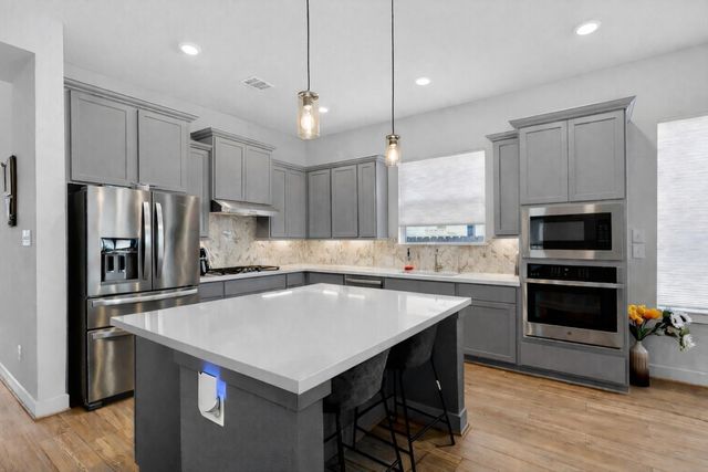 21615 Angelina Bay Drive, Cypress, TX 77433