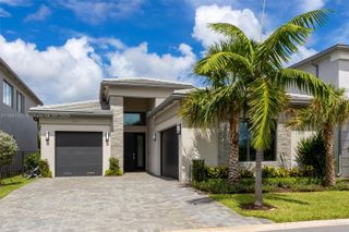 8367 Royal County Down Rd, Boca Raton, FL 33434