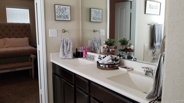 1904 TWISTED RIV, New Braunfels, TX 78130