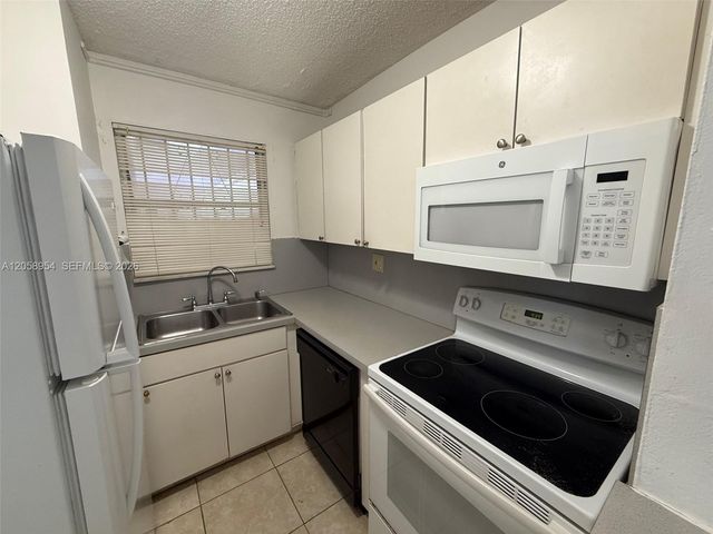 8841 W Flagler Street 202, Miami, FL 33174