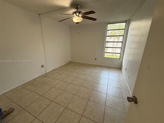 8841 W Flagler Street 202, Miami, FL 33174