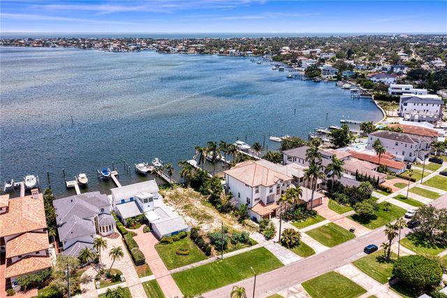 6527 BAYOU GRANDE BLVD NE, St Petersburg, FL 33702