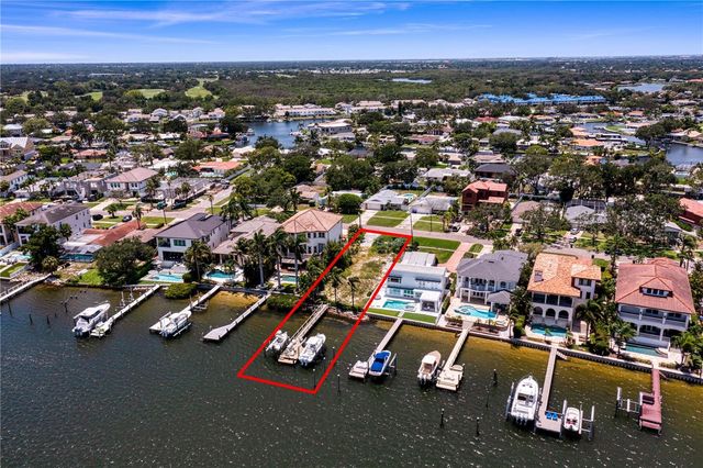 6527 BAYOU GRANDE BLVD NE, St Petersburg, FL 33702