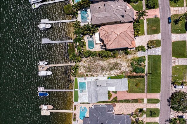 6527 BAYOU GRANDE BLVD NE, St Petersburg, FL 33702